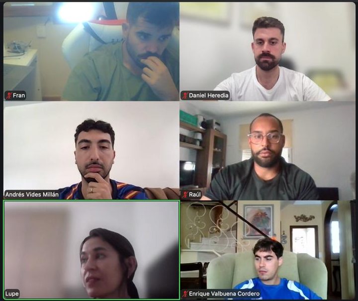 Alumnos del Máster IMPULSO en una clase online en directo